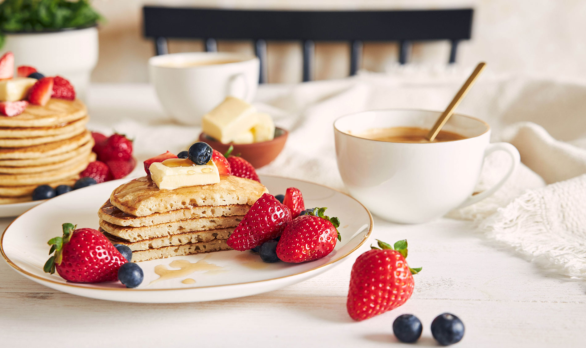 Breakfast with pancakes, fresh fruit and coffee, perfect to start the day in Rome city centre near Teatro dell’Opera - Hotel Sonya, BZAR hotels in Rome