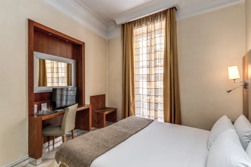 Double room with desk, TV and curtained window in classic style near Rome Opera House - Depandance Opera, BZAR hotels in Rome