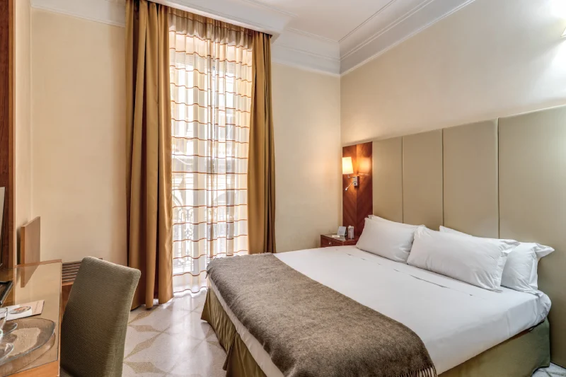 Double room with natural light, elegant curtains and large bed in central area near Rome Opera House - Depandance Opera, BZAR hotels in Rome