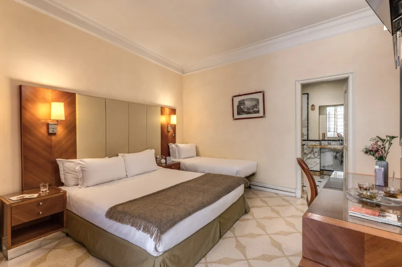 Triple room with double bed and single bed, private bathroom entrance and desk in central area near Rome Opera House - Depandance Opera, BZAR hotels in Rome