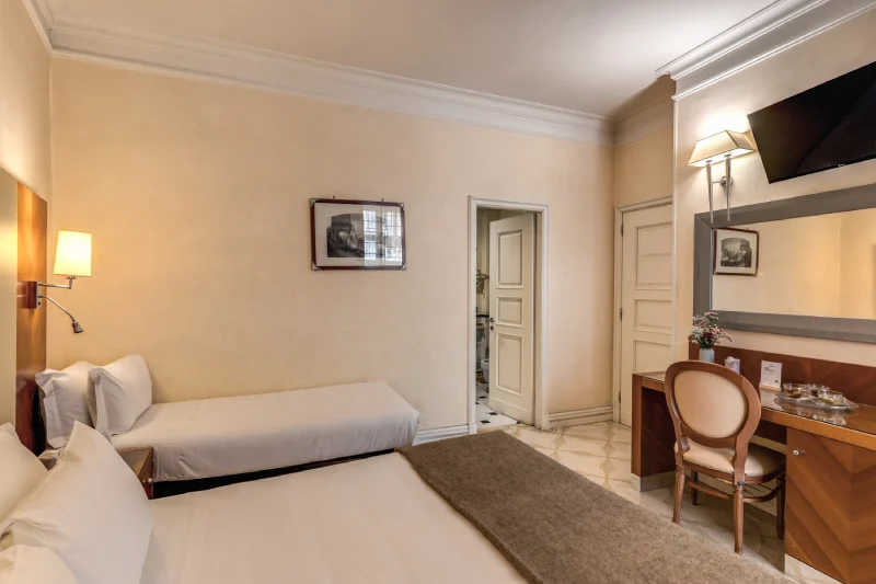 Triple room with double bed and two single beds, wall TV and desk area near Rome Opera House - Depandance Opera, BZAR hotels in Rome