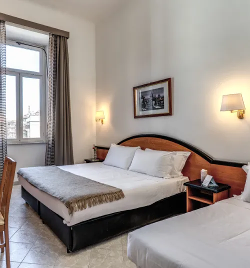 Spacious triple room with double and single bed, bright in central Rome near the Opera House - Hotel Sonya, BZAR hotels in Rome